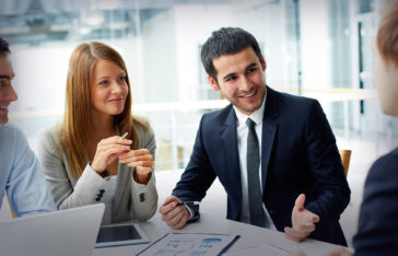 consultants-making-a-plan-8d8hudqwednxzxst